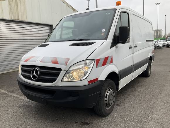 Pogled od napred levo