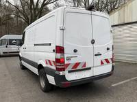 Pogled od pozadi levo