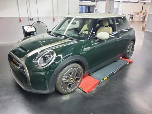 Vue de l’avant gauche