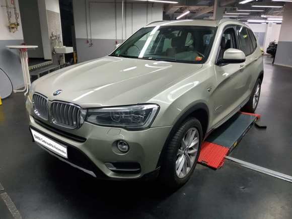 Pogled sprijeda lijevo