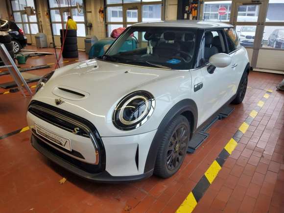 Pogled sprijeda lijevo