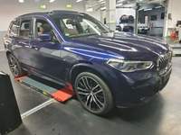 Pogled sprijeda desno