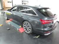 Vue de l’arrière gauche