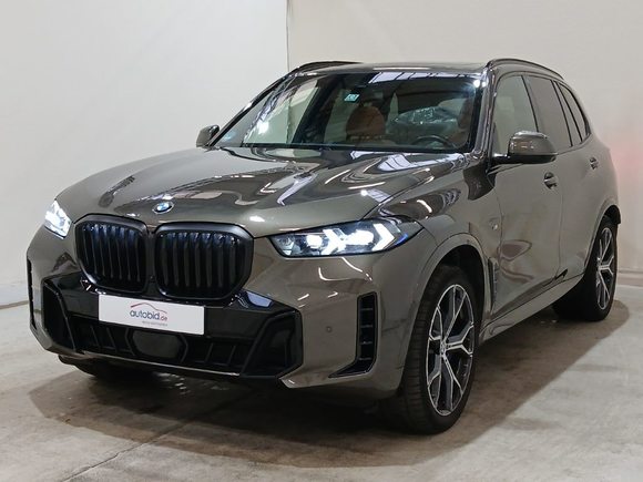 Pogled od napred levo