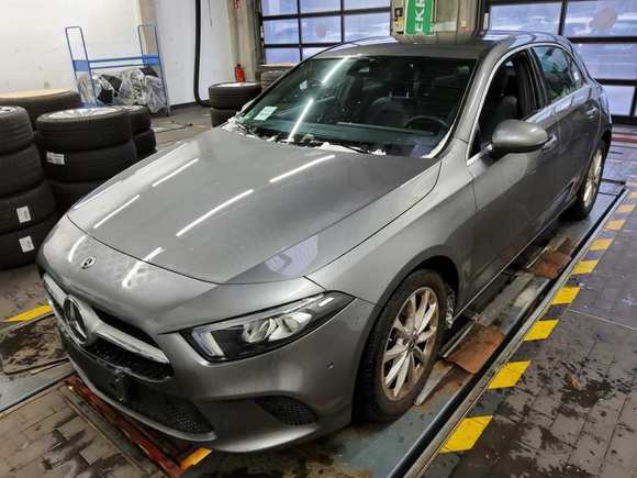 Pogled sprijeda lijevo