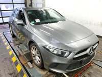 Pogled sprijeda desno