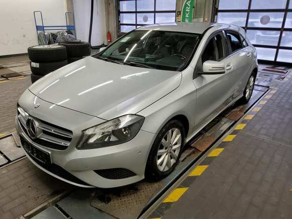 Pogled sprijeda lijevo