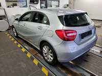 Vue de l’arrière gauche