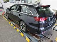 Vue de l’arrière gauche