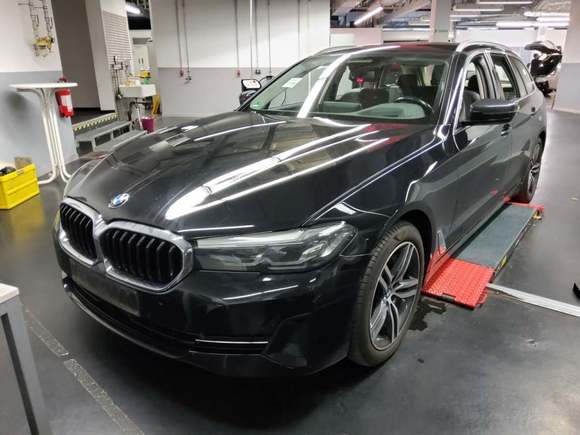 Pogled sprijeda lijevo