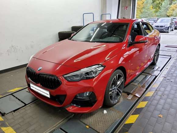 Pogled sprijeda lijevo