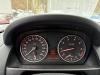 Pohľad na združený prístroj na palubnej doske