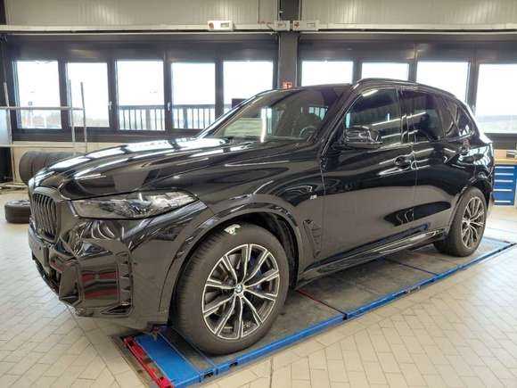 Pogled od napred levo