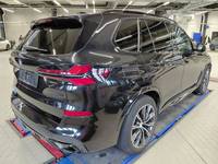 Pogled od pozadi desno