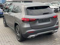 Вид сзади слева