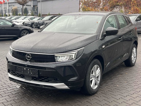 Вид спереди слева