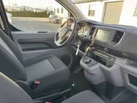 Вид на салон