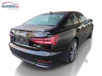 Pogled od pozadi desno