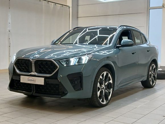 Pogled od napred levo