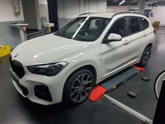 Vista anteriore sinistra