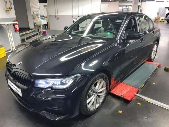 Vue de l’avant gauche