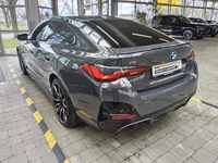 Pogled straga lijevo