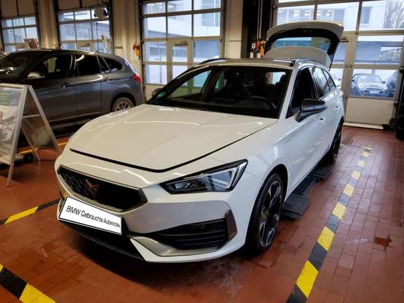 Pogled sprijeda lijevo