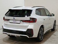 Pogled od pozadi desno