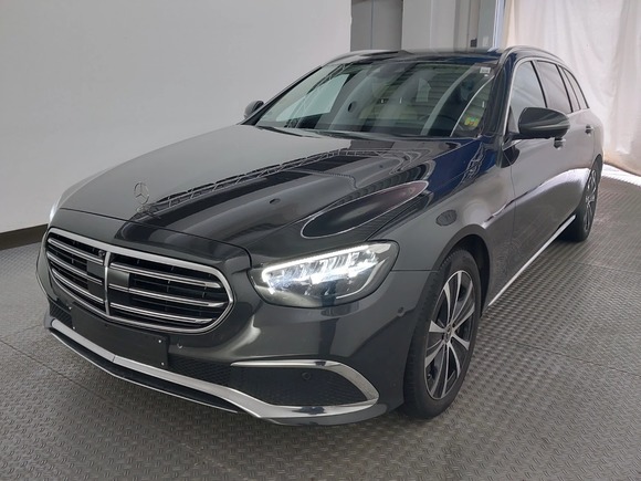 Vue de l’avant gauche