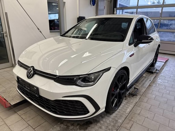 Widok z przodu po stronie lewej