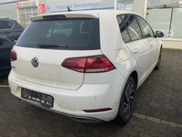 Pogled od pozadi desno