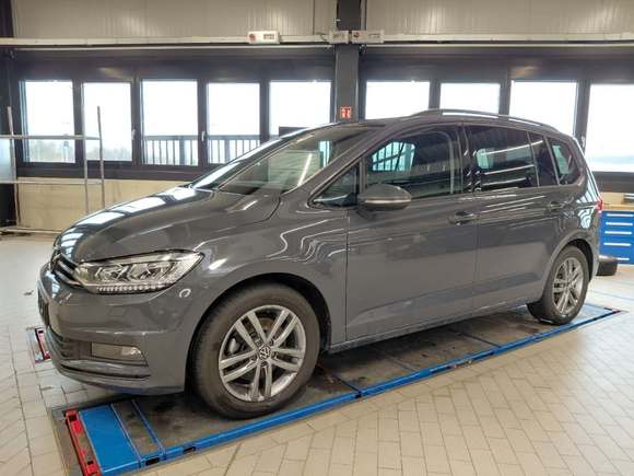 Pogled od napred levo