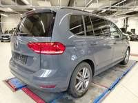 Pogled od pozadi desno