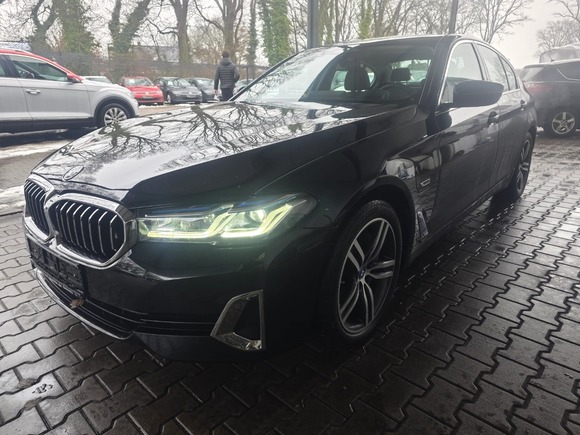 Pogled od napred levo