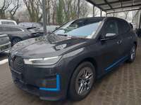 Pogled od napred levo