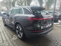 Pogled od pozadi levo