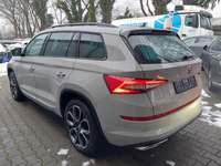 Pogled od pozadi levo