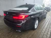 Pogled od pozadi desno