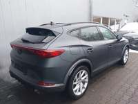 Pogled od pozadi desno