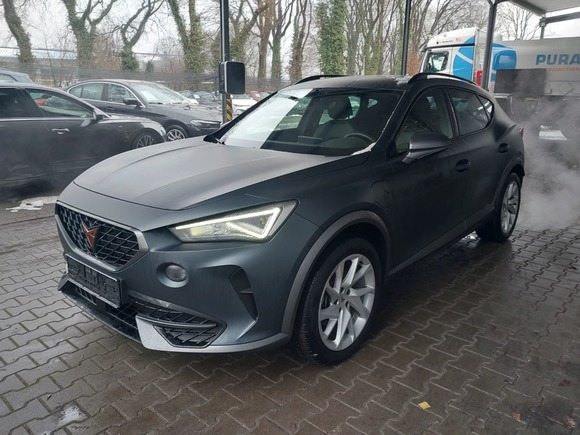 Pogled od napred levo