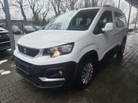 Pogled od napred levo