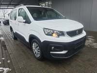 Pogled od napred  desno