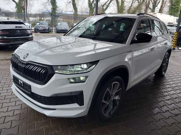 Pogled od napred levo