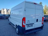 Pogled od pozadi levo