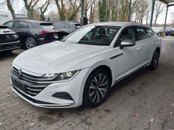 Pogled od napred levo