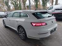 Pogled od pozadi levo