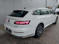 Pogled od pozadi desno