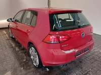 Vaade tagant vasakult