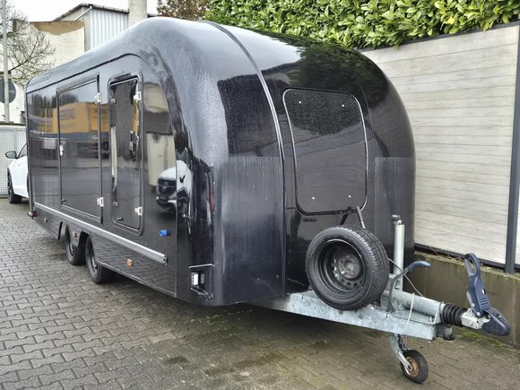 Вид спереди слева