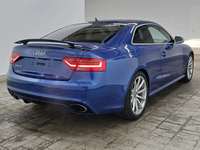 Pogled od pozadi desno